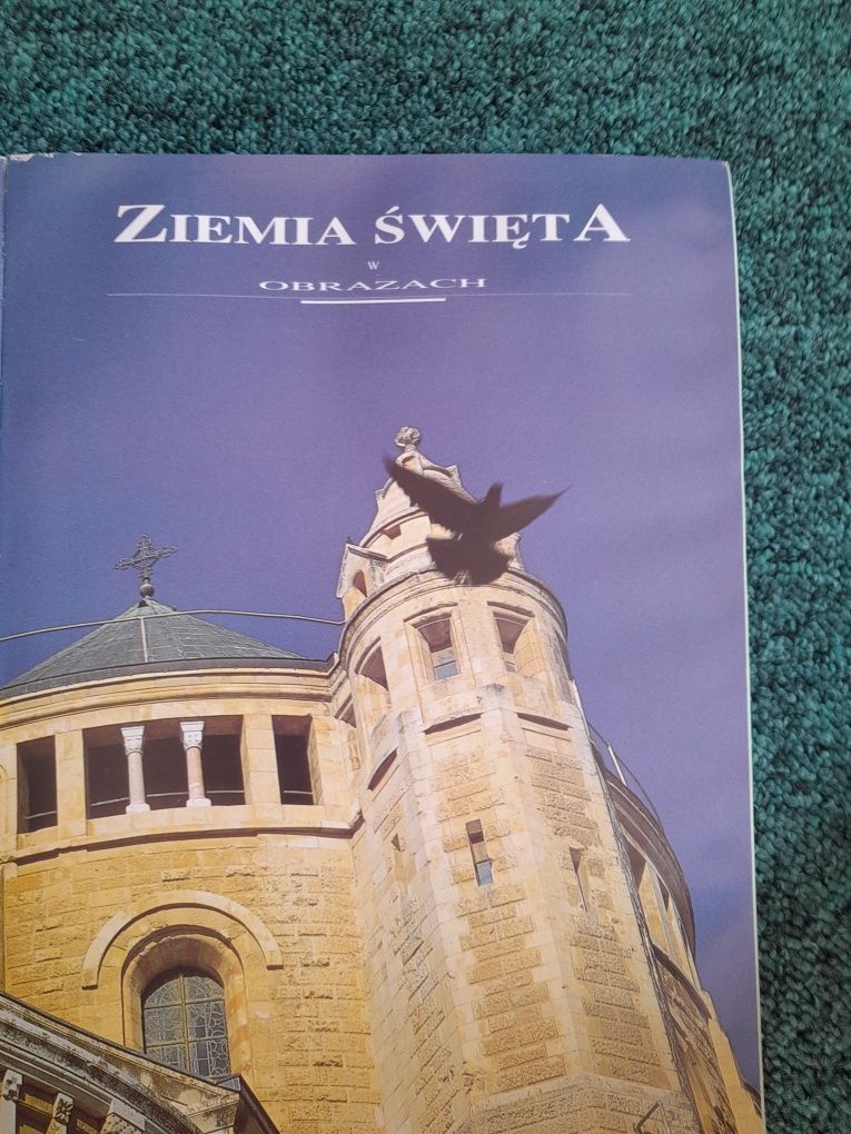 Książka  ,,Ziemia Święta,,
