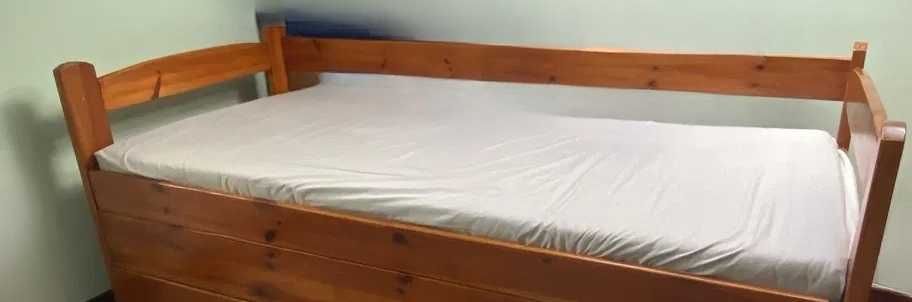 Mega stabilne łóżko z pojemnikiem na pościel DREWNO