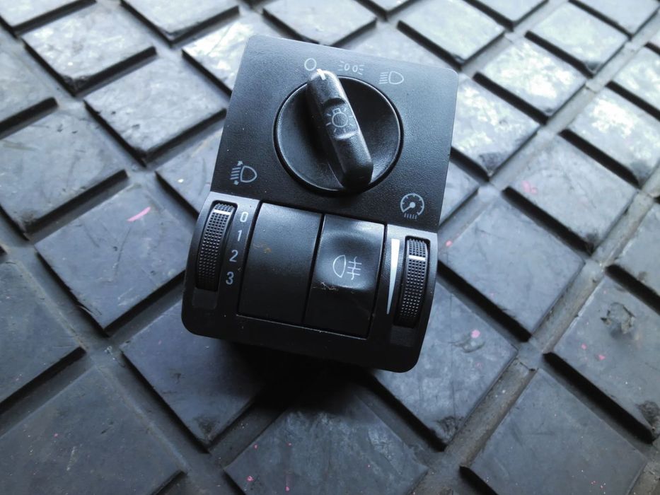 Przełącznik włącznik świateł OPEL CORSA C 9116612