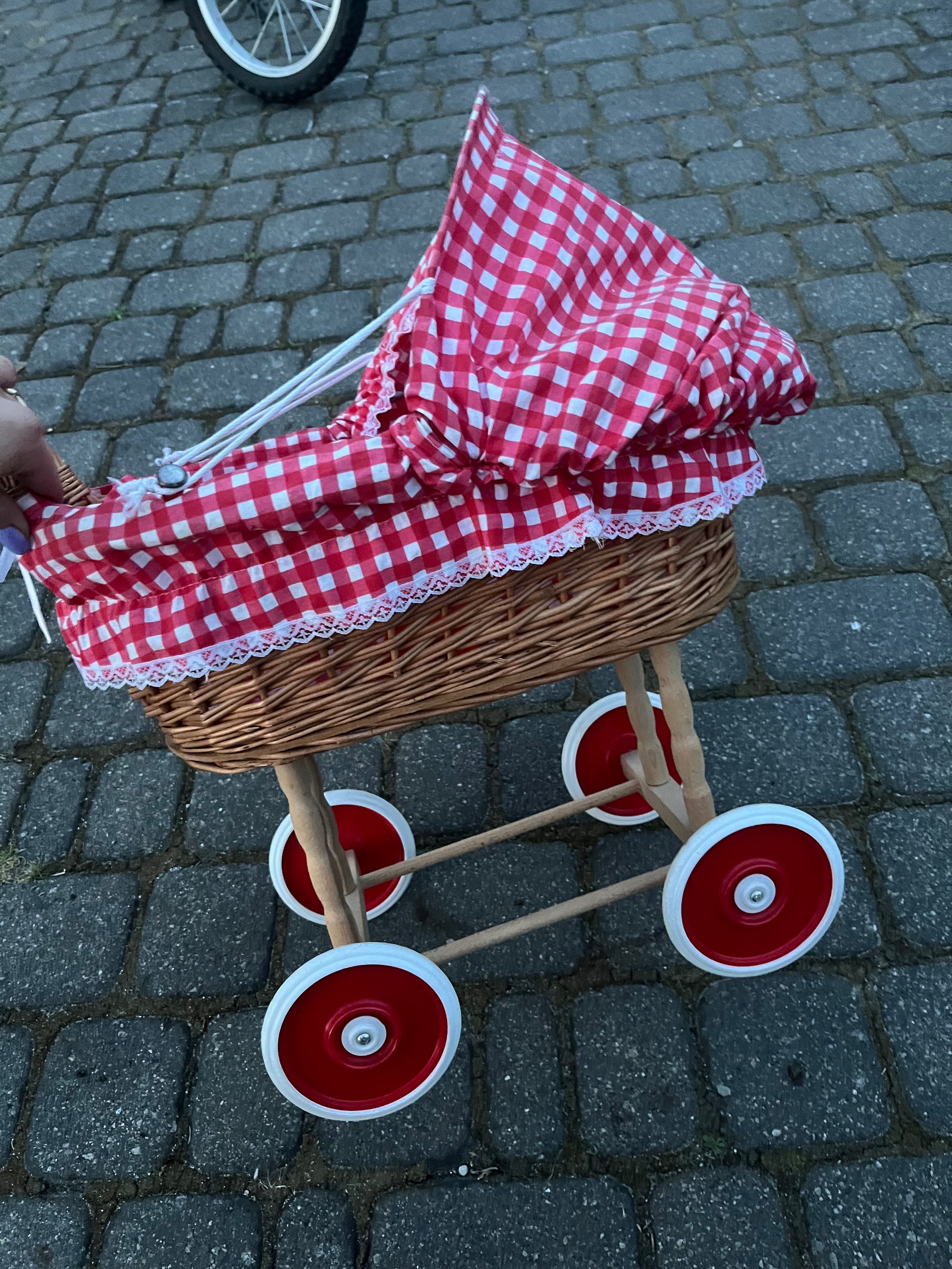Wózek dla lalek wiklinowy