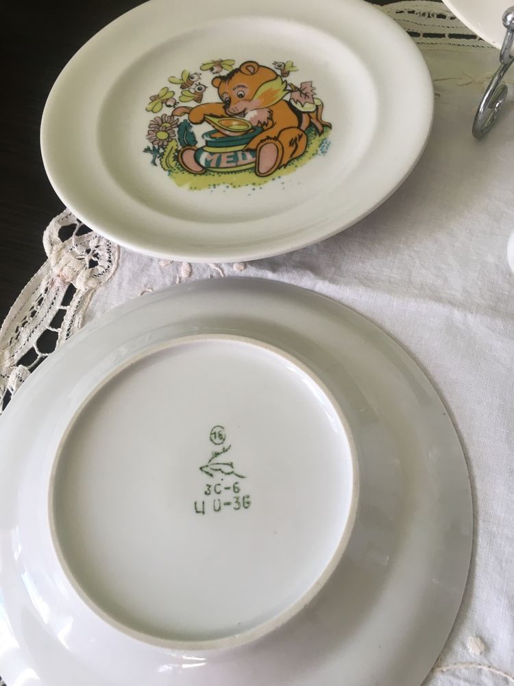 Посуда тарелки чашки прошлого века