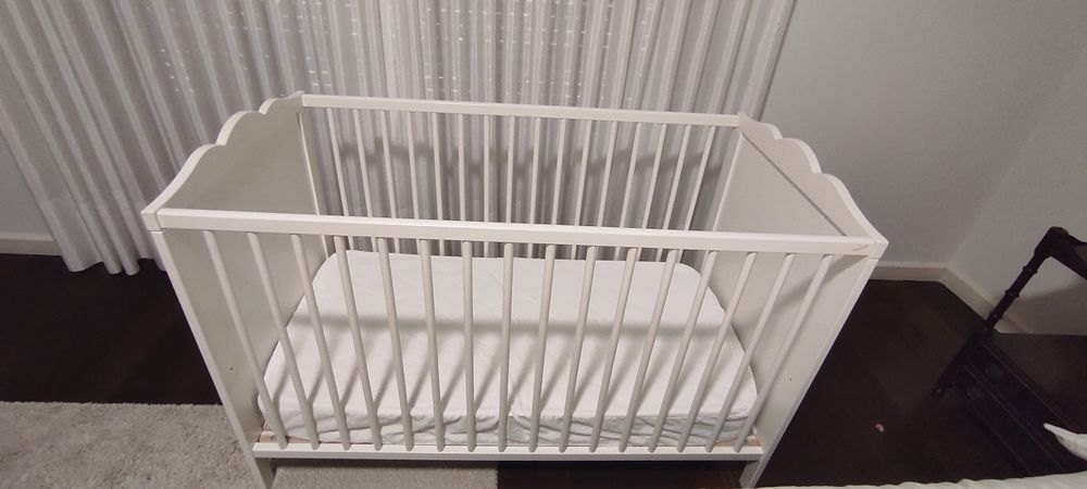 Berço IKEA com colchão