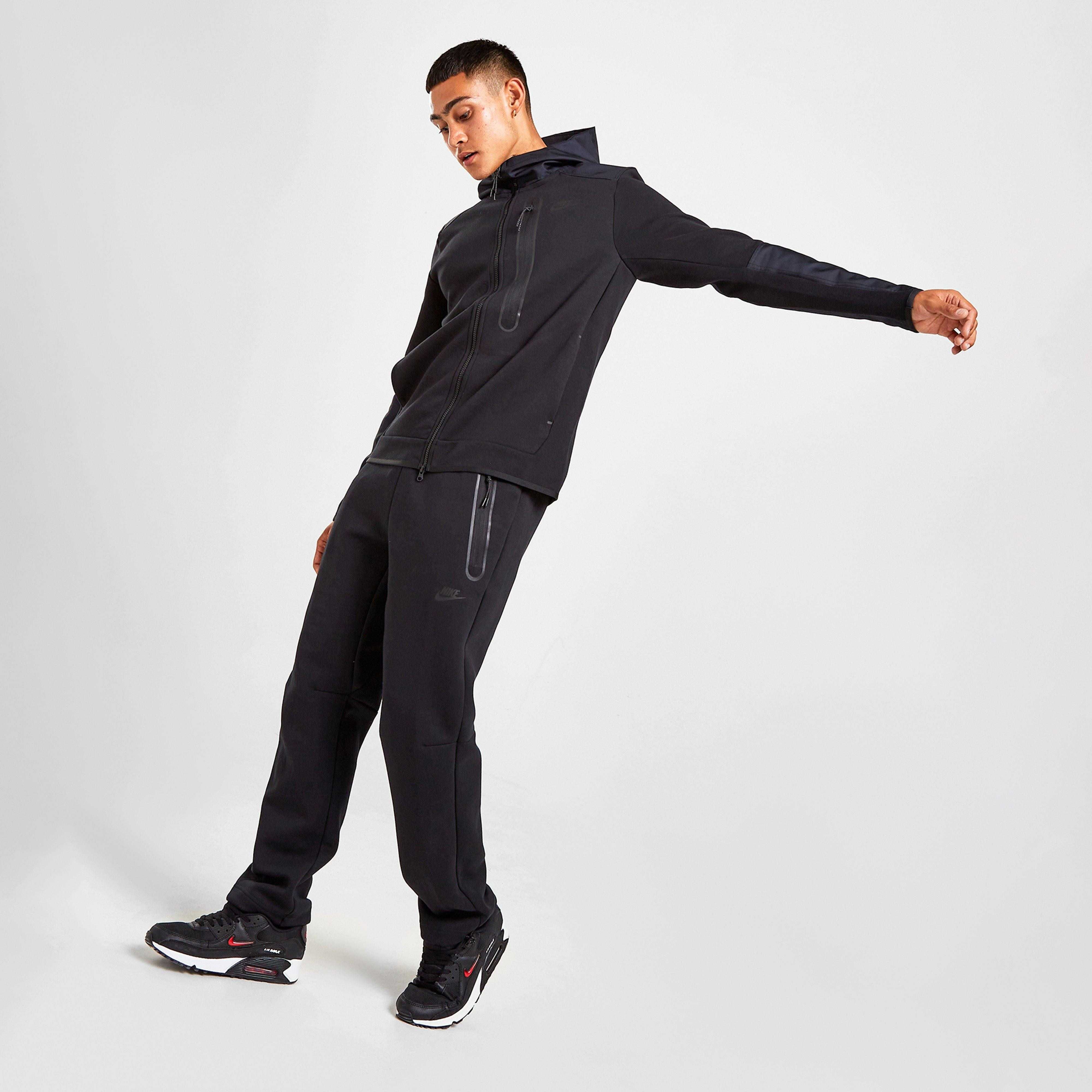 (M- średnie) Nike Sportswear Tech Fleece Sweatpants Black DQ4312,-010