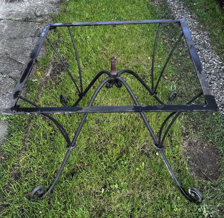 Stół ogrodowy kuty ręcznie