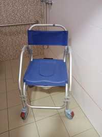 Cadeira de banhos com rodas
