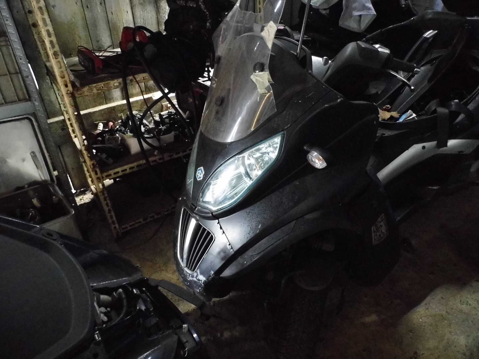 PIAGGIO MP3 250 IE silnik czesci lagi szyba czasza moduł lt wersja 4x