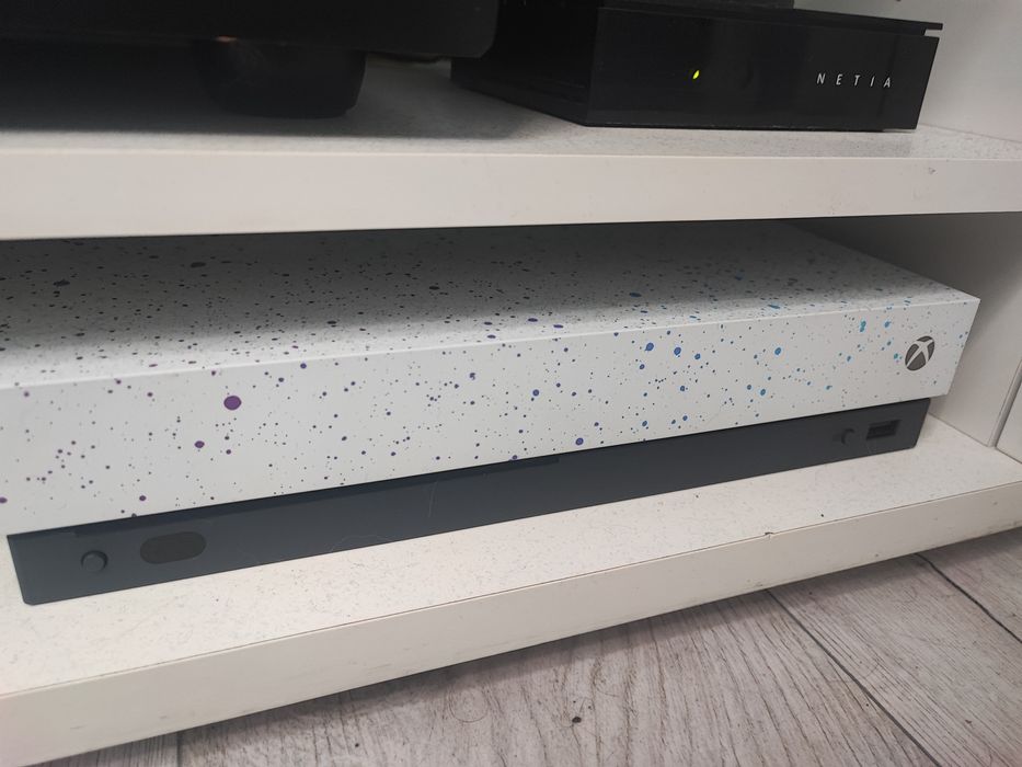 Konsola.Xbox One X Hyperspace limitowana 1TB SSD