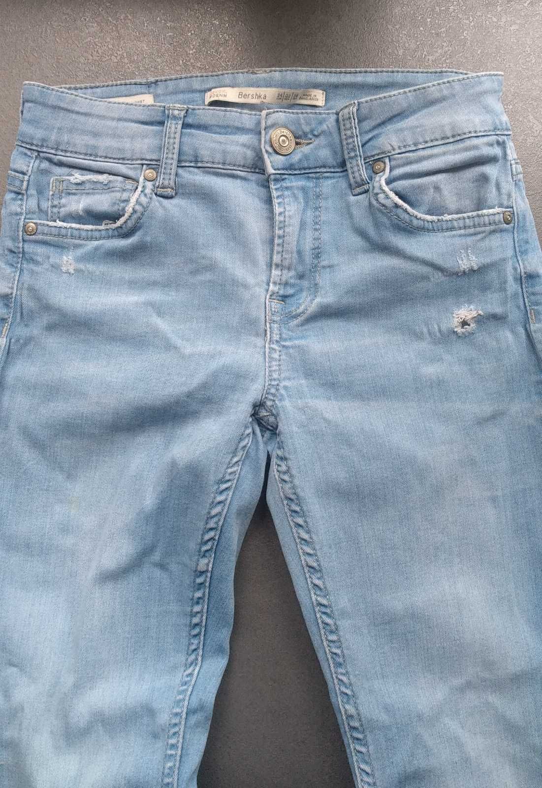 Голубые летние джинсы Bershka  Super Skinny на девушку размер EUR 34