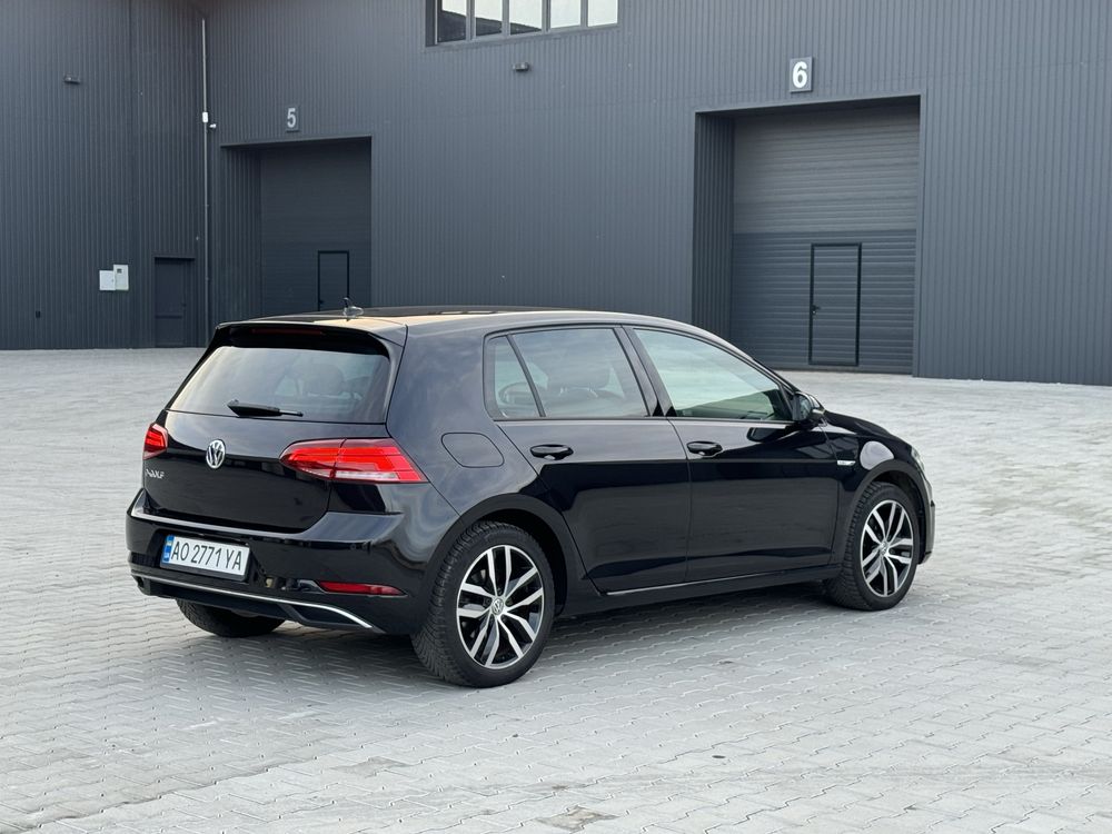 Volkswagen e-Golf 2019 рік VII покоління запас ходу 270 км