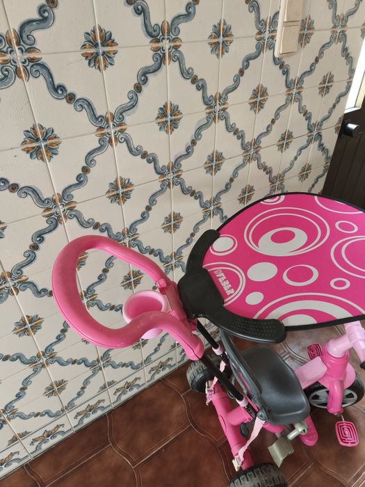 Triciclo de menina Feber