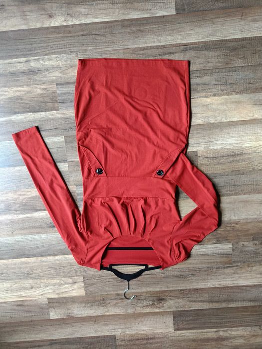 Czerwona sukienka 36