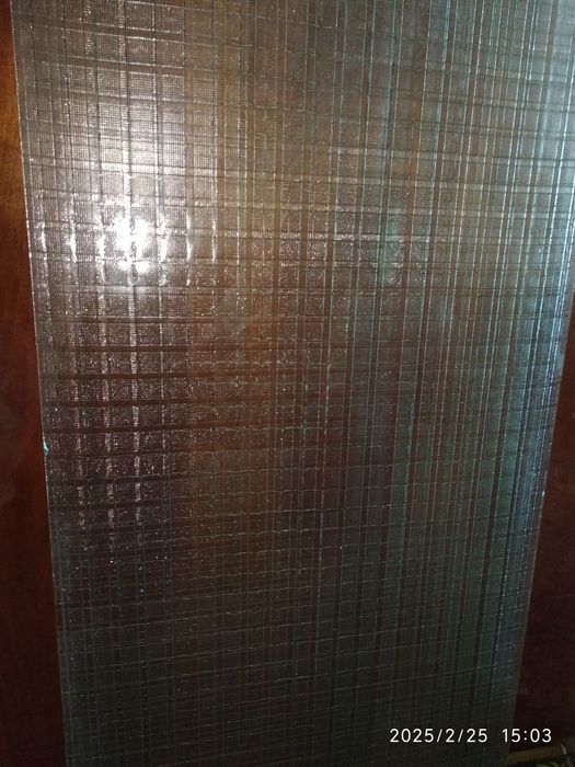 Скло рифлене з дротовим вплетенням