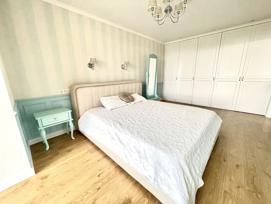 ПРОДАЖ 3 кімнатної квартири з видом на озеро