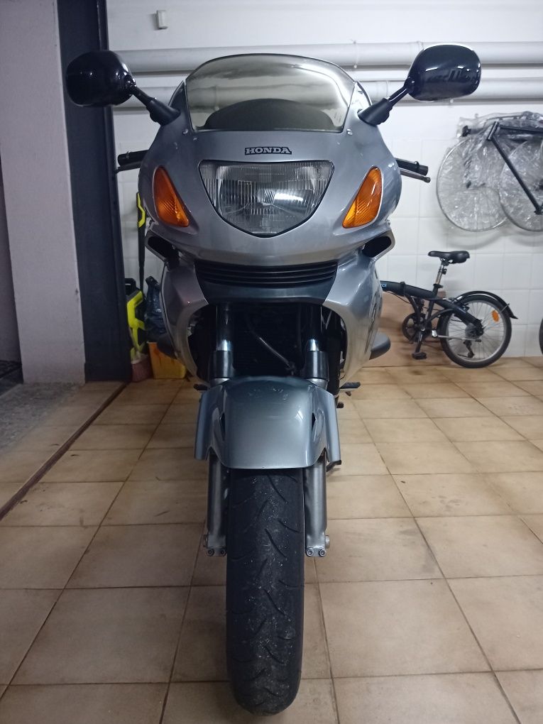 Vendo Honda Deauville- ler descrição