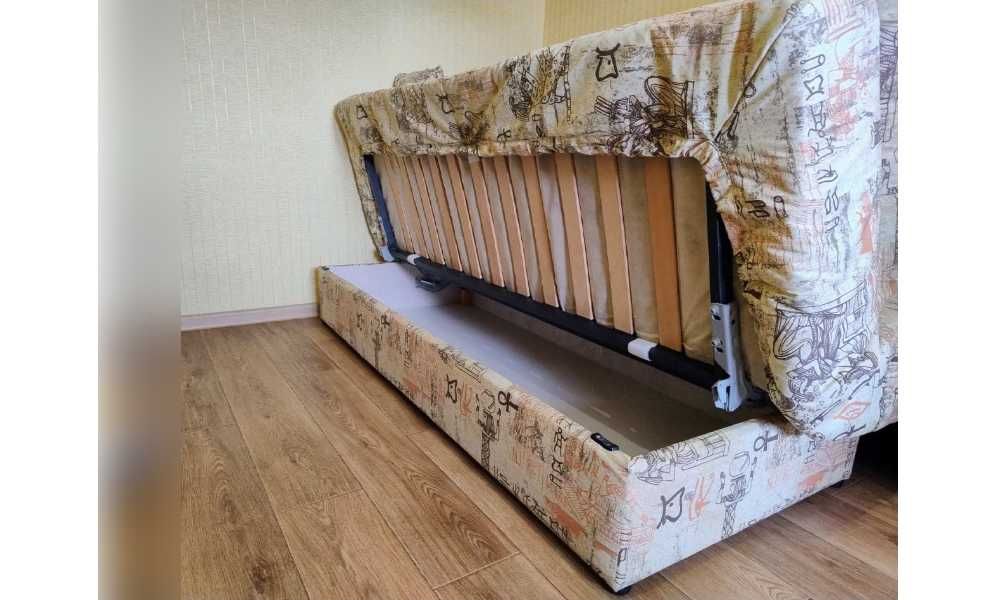 Диван-ліжко без підлокітників