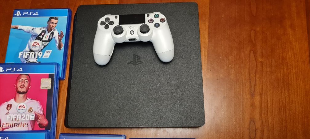 Playstation 4 slim 1 Tb modelo cuh-2216b