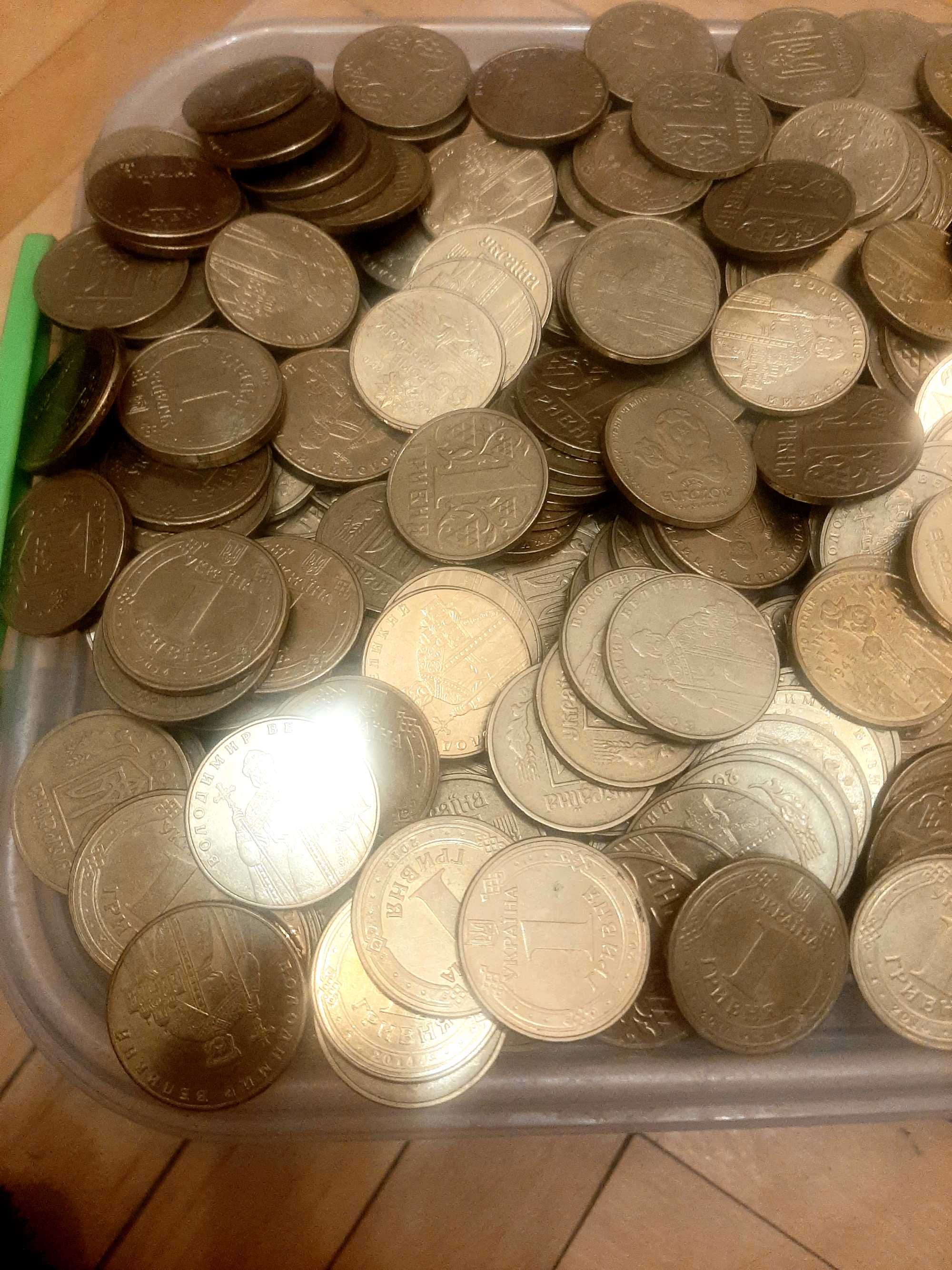 Копилка монет 1 грн Украина.