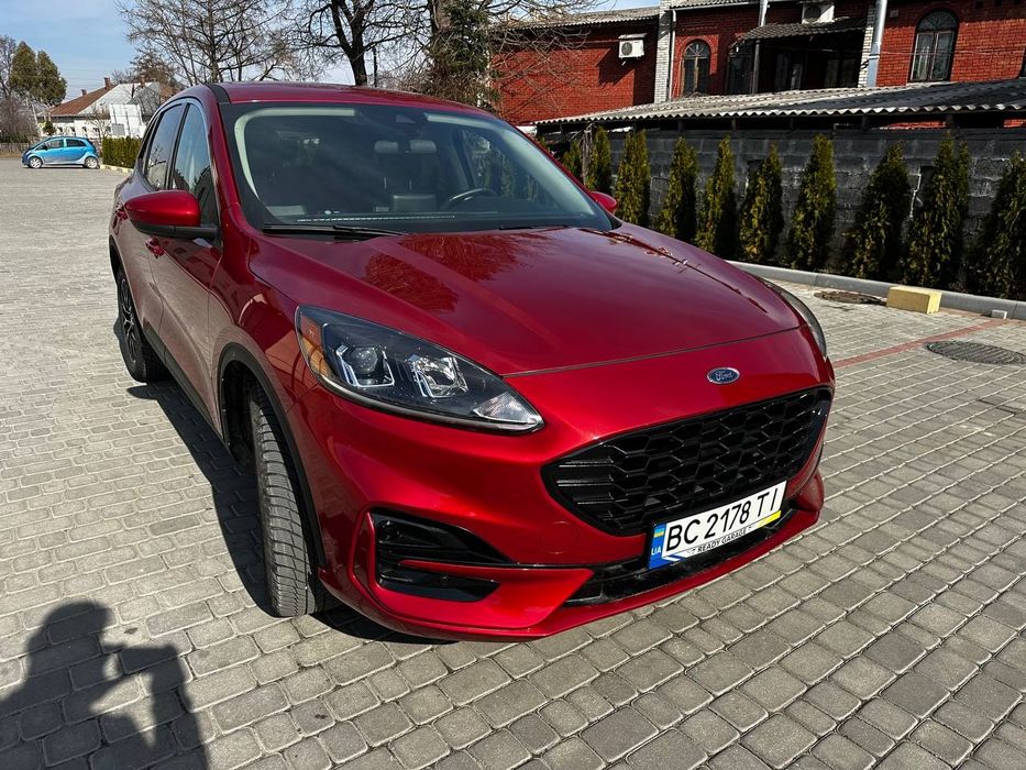 Ford Escape Plag-in hybrid, гібрид, плагін, підзаряджаємий форд ескейп