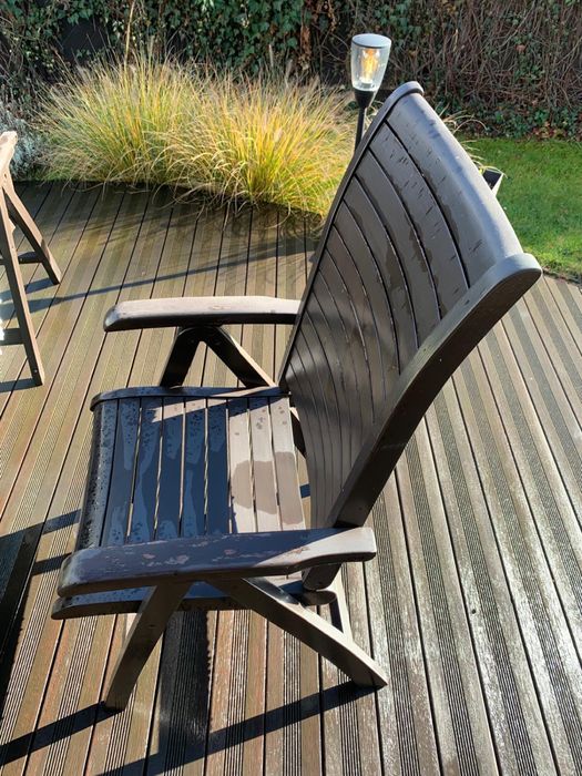 Stół + 6 krzeseł drewnianych + zestaw poduszek – używane