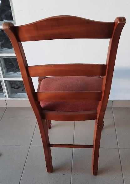 Cadeiras de madeira