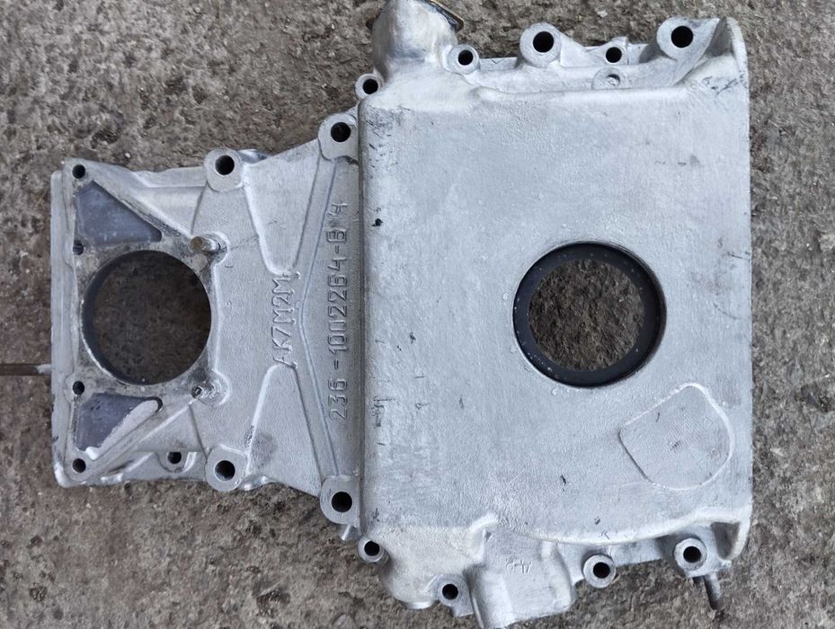 Продам передню кришку двигуна ЯМЗ