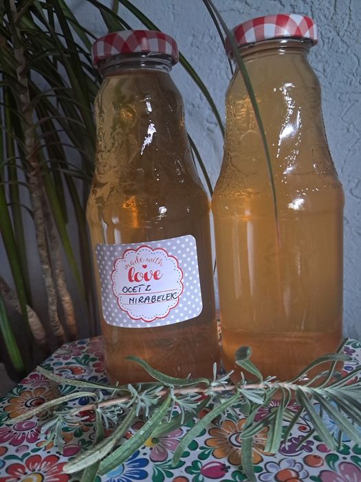 Ocet z mirabelek  mirabelkowy