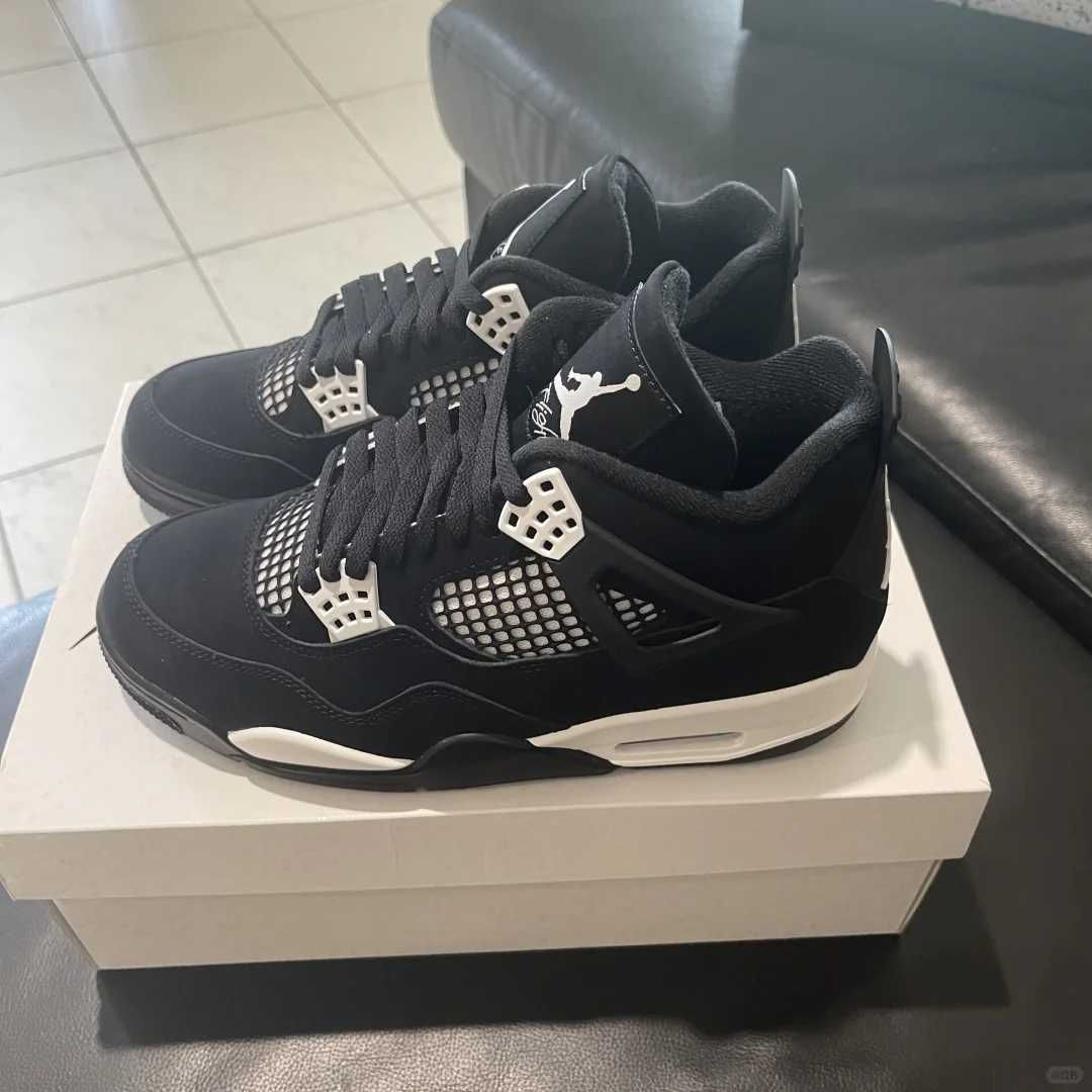 Jordan4Air4RetroWhite ThunderUnisexTrampki R.37.5