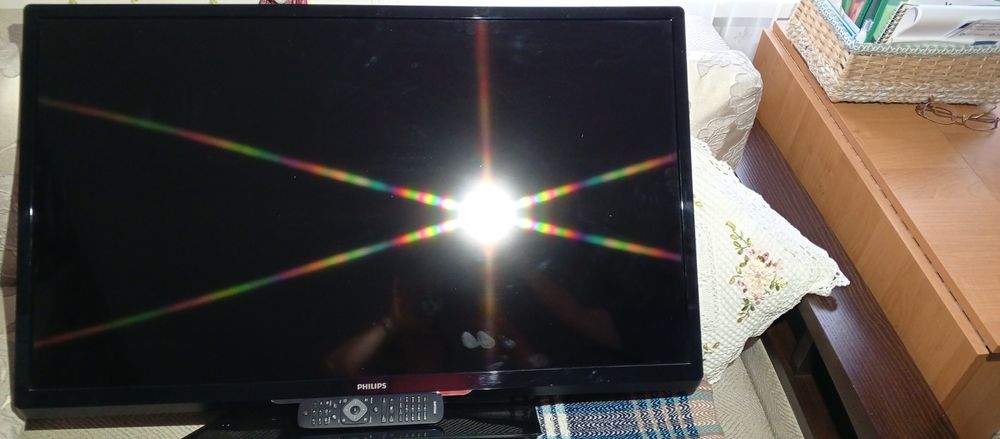 Телевізор Філіпс діагональ 42 дюйми.