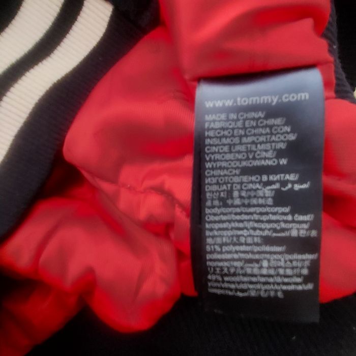 Tommy Hilfiger kurtka damska bejsbolówka ocieplana wełna z kapturem M