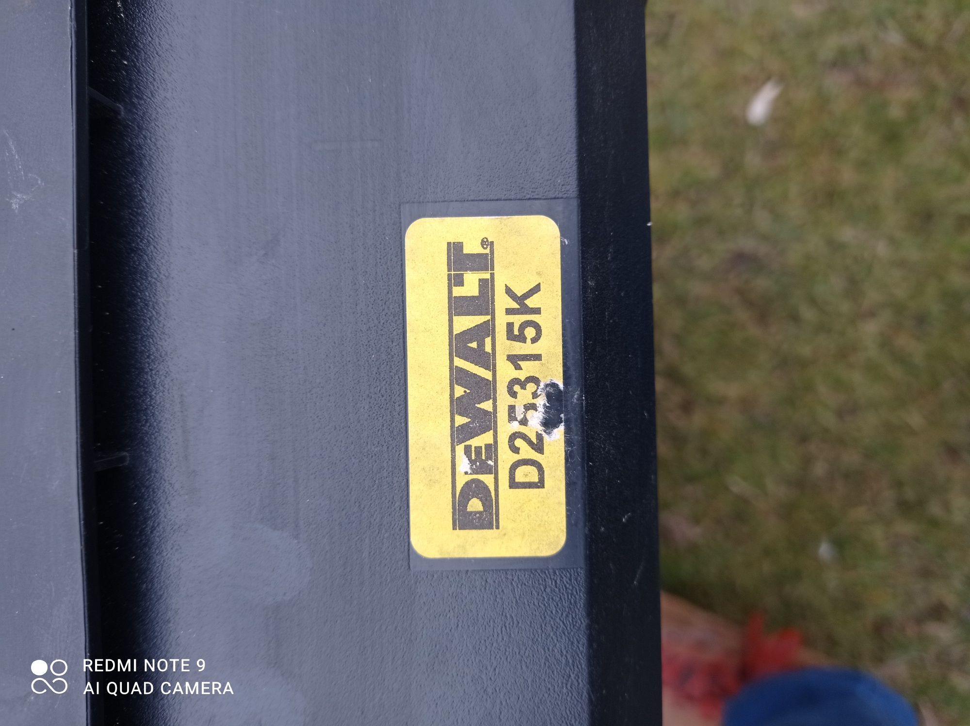 Dewalt odsysacz do młotowiertarki D25315K