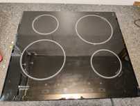 Płyta indukcyjna KIX 644 Hotpoint Ariston uszkodzona .