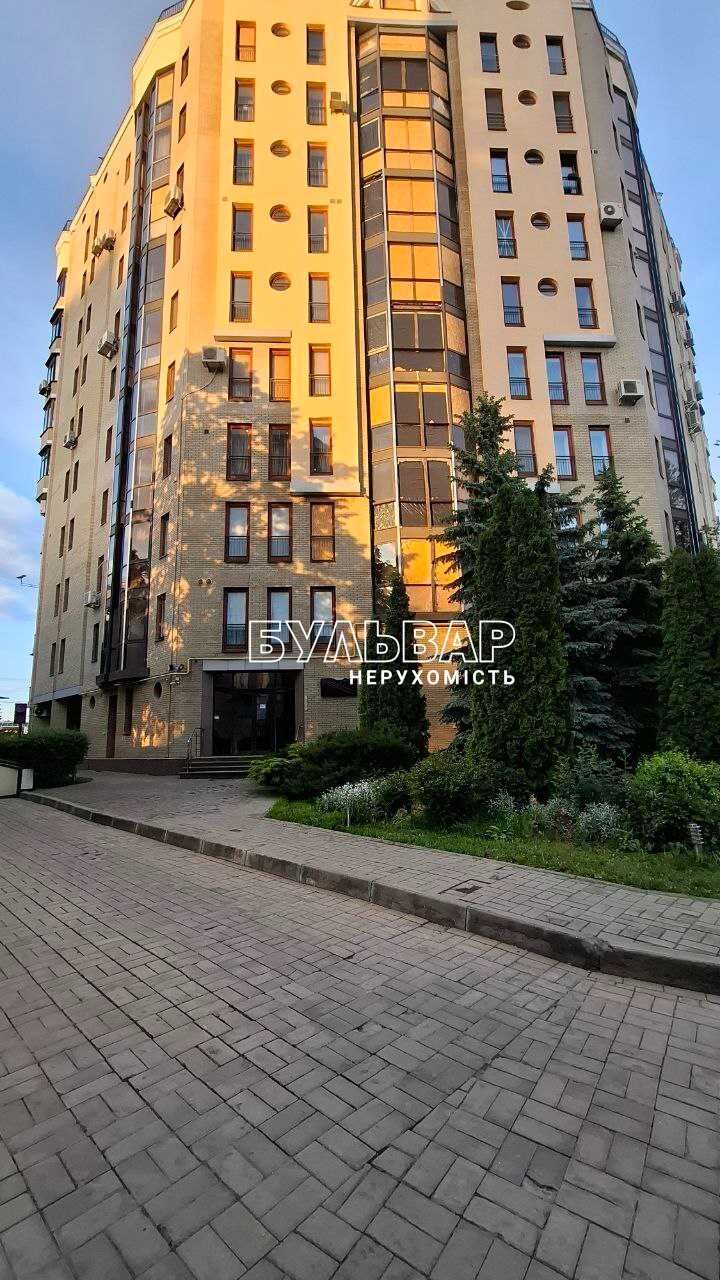 Продам 4 к.кв - 190 м2,, ЖК Азарин, Отакара Яроша 16-Б +2 паркоместа