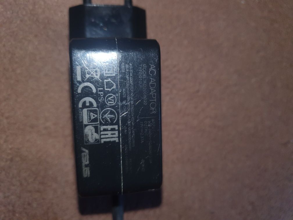 Zasilacz orginalny do laptopów ASUS 19V 2.3A cienki bolec