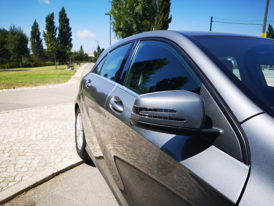 Mercedes classe A 180d cinzento Económico Gasóleo
