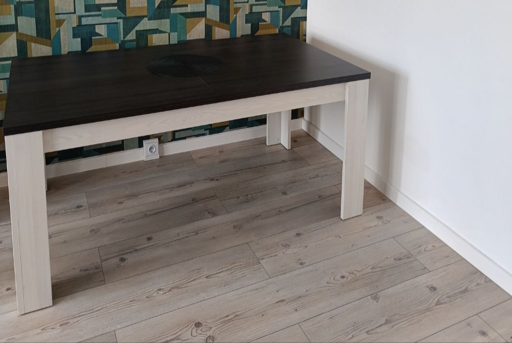 Sprzedam stół Hesen Black Red White