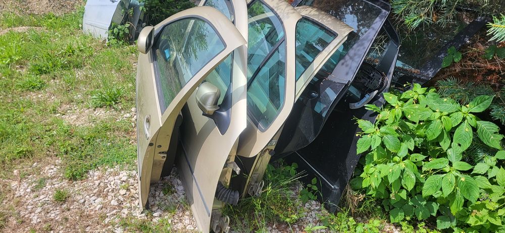 VW Bora maska tył LA1W maska przód drzwi