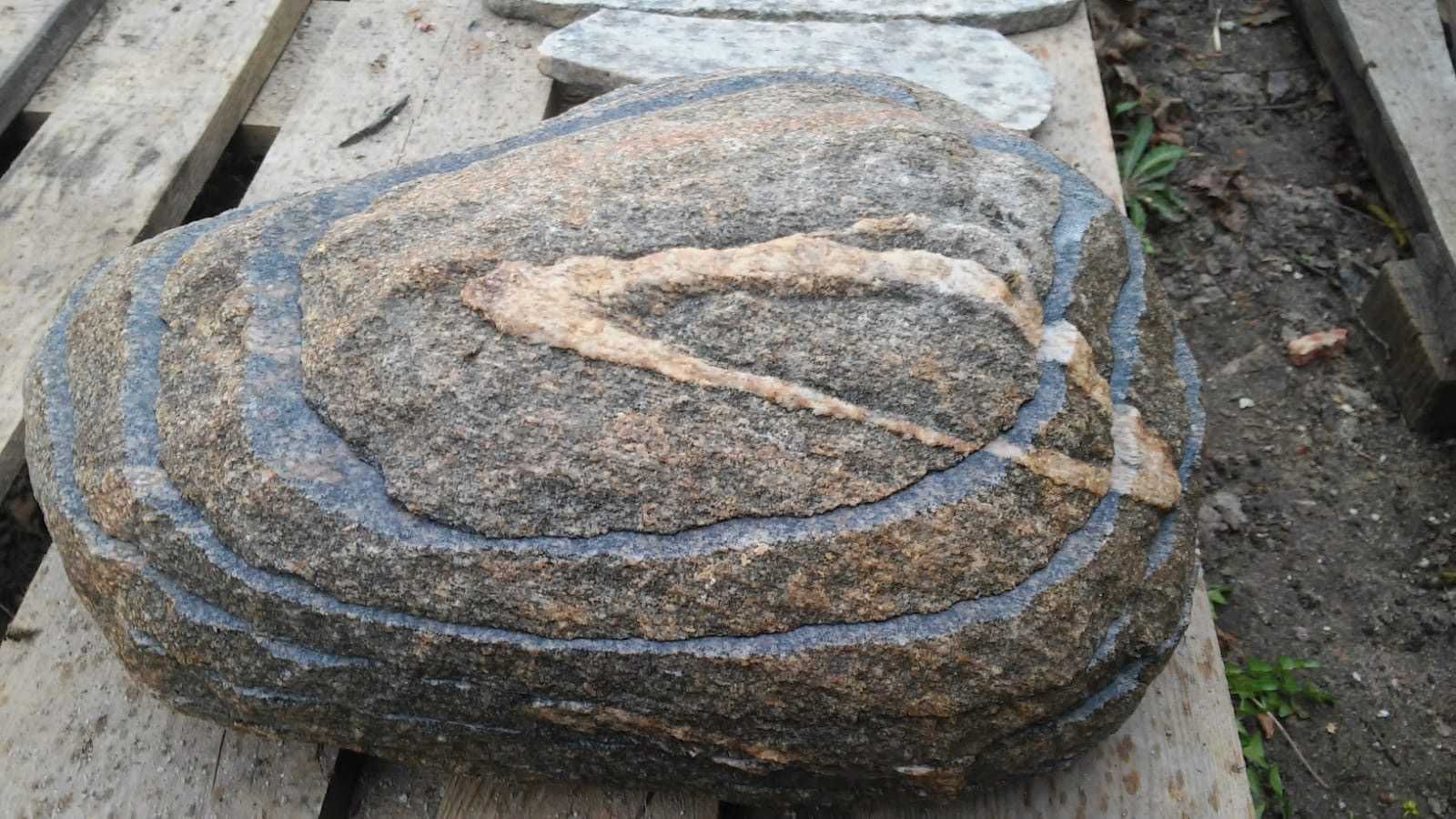 Lampy ogrodowe kamienne