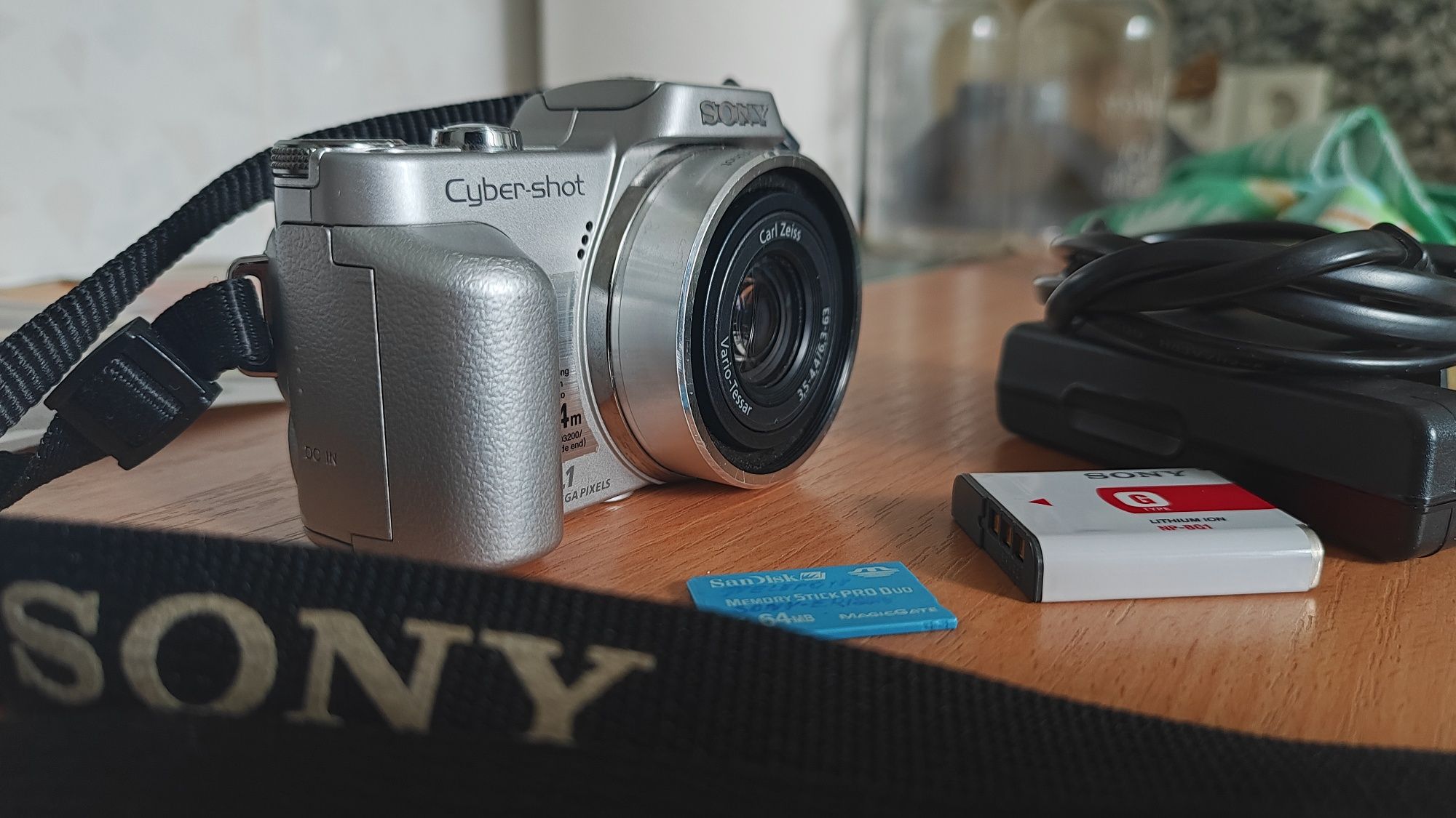 Sony DSC H3 w bardzo dobrym stanie