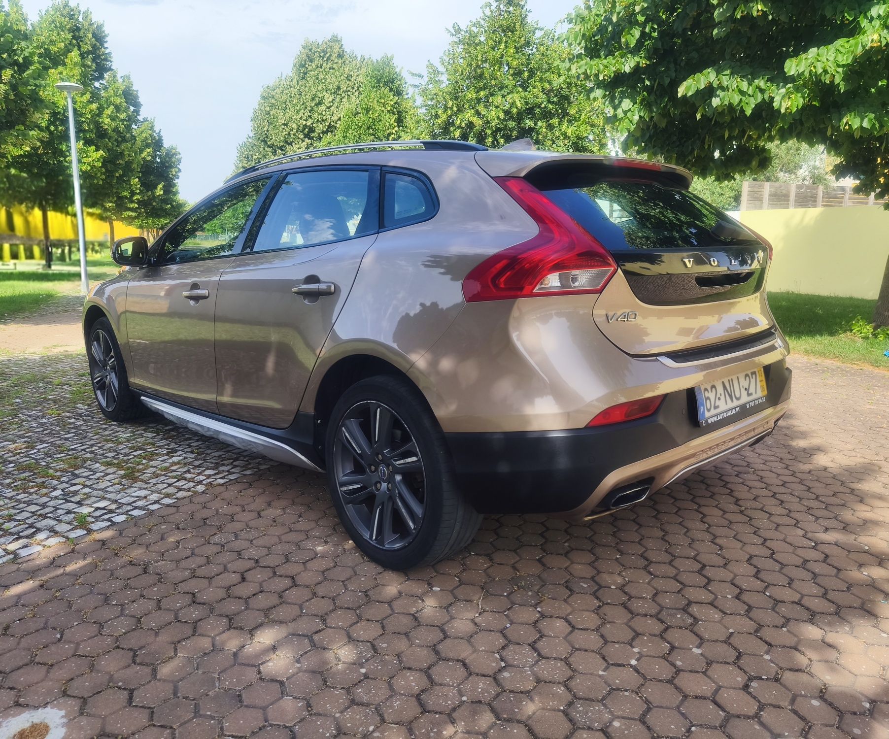 Volvo v40 Cross country