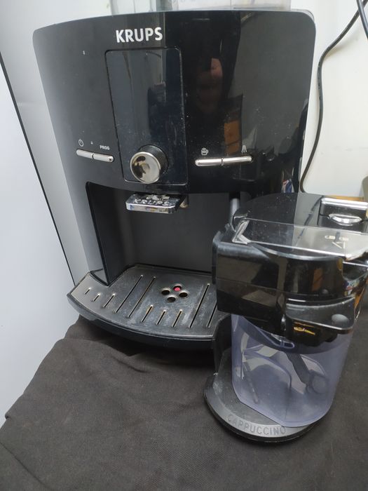 Кофемашина Krups EA82 на кофейных зёрнах