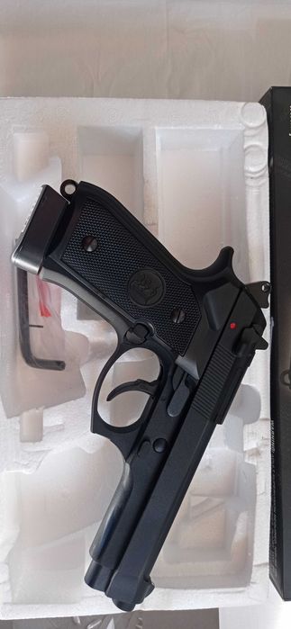 Pistola KJW full metal blowback airsoft Novo