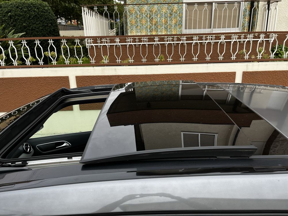Mercedes Benz B180d Automatica com pack AMG c/ Teto de abrir