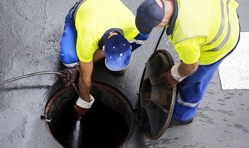 Desentupimentos de esgotos e limpa fossa