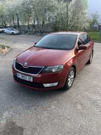 Автомобіль Skoda Rapid 2013