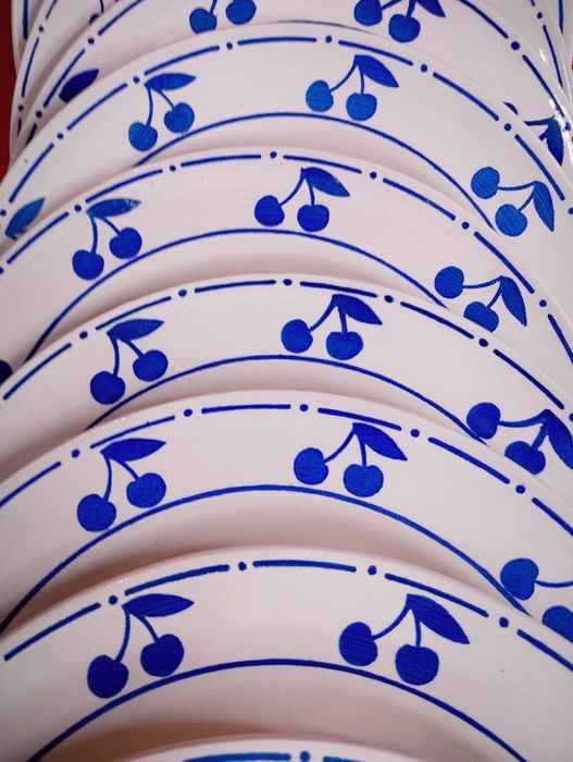 Буди нові тарілочки