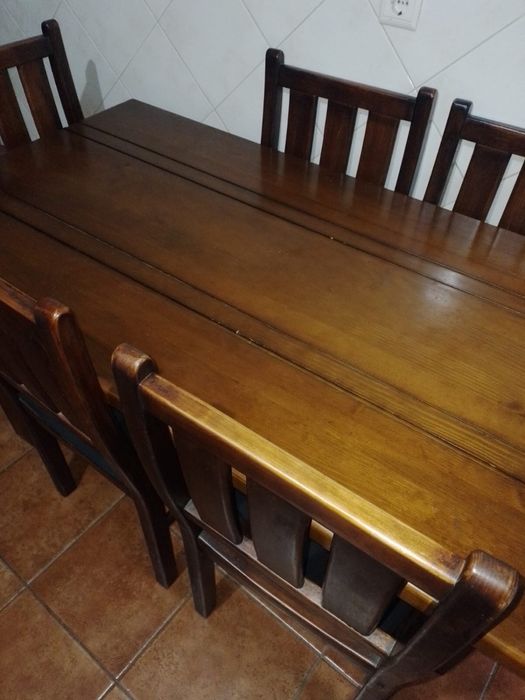 Conjunto mesa e cadeiras