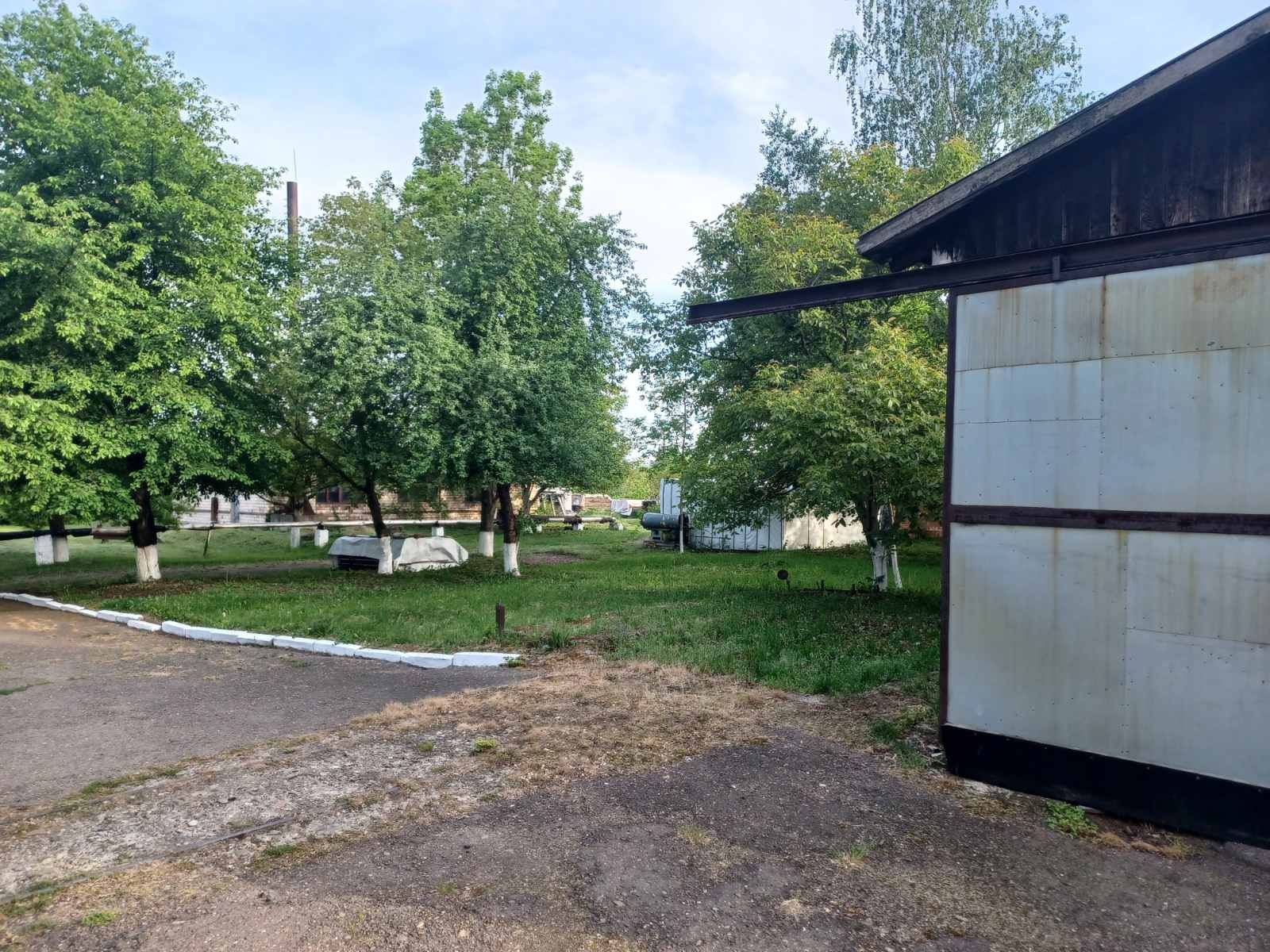 Виробничо-склалський комплекс, 1,7 га землі