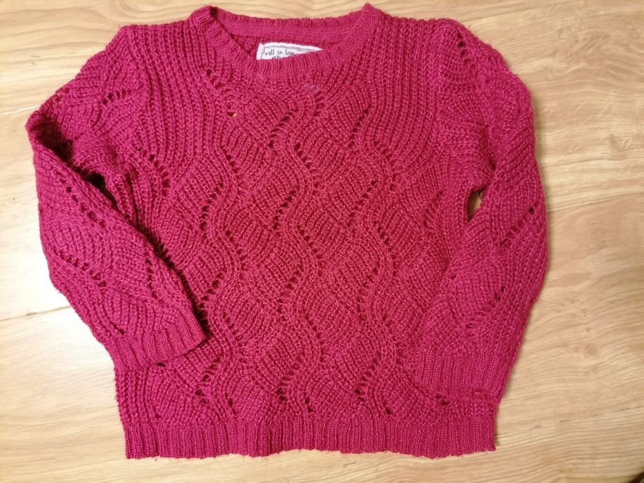 Ażurowy sweter w kolorze biskupim