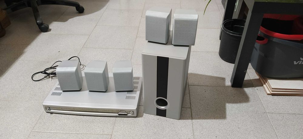 Amplificador Mustek A920 + Colunas 5.1 (novas)