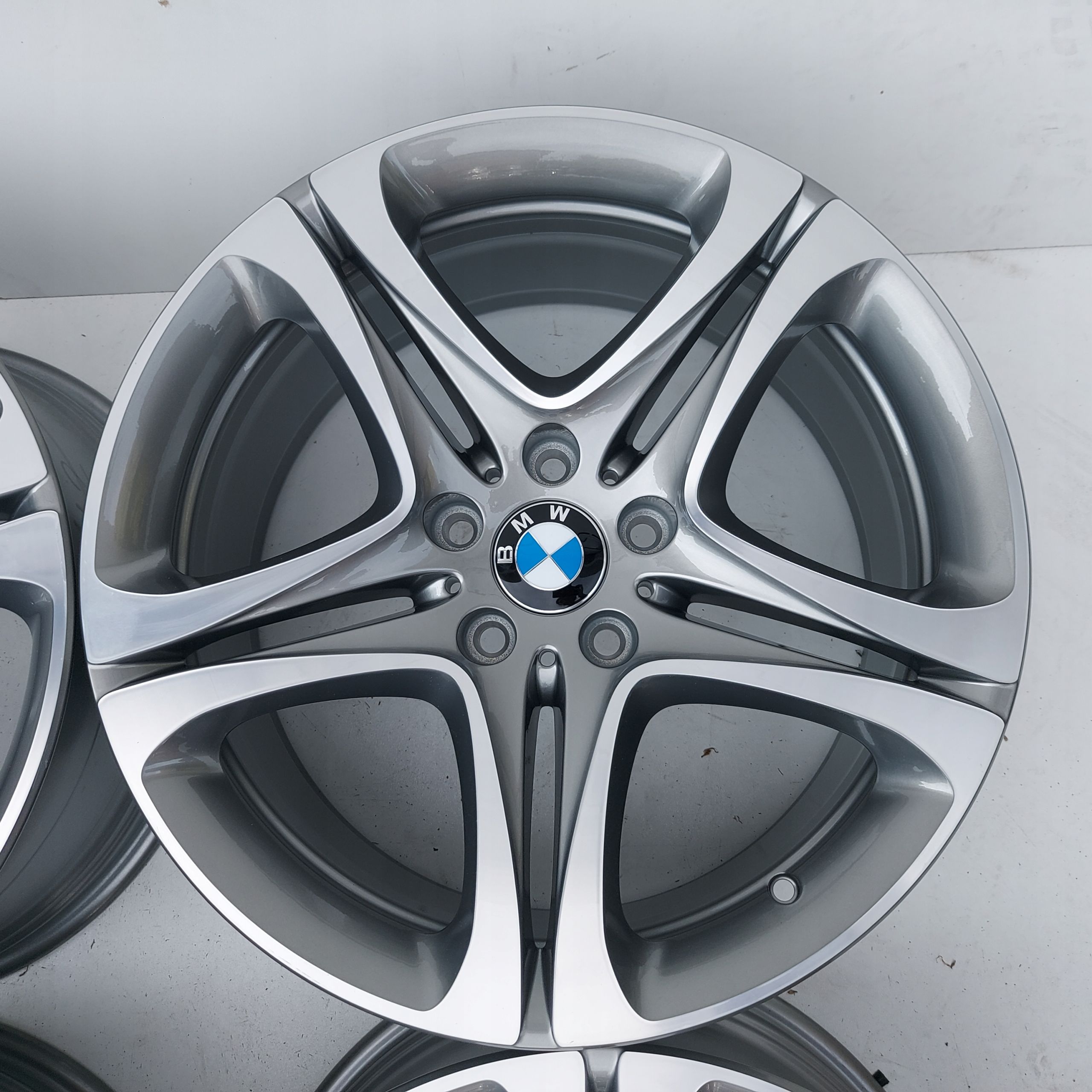 BMW F10 F11 F12 F13 F01 F30 F31 X3 F25 5x120 19''